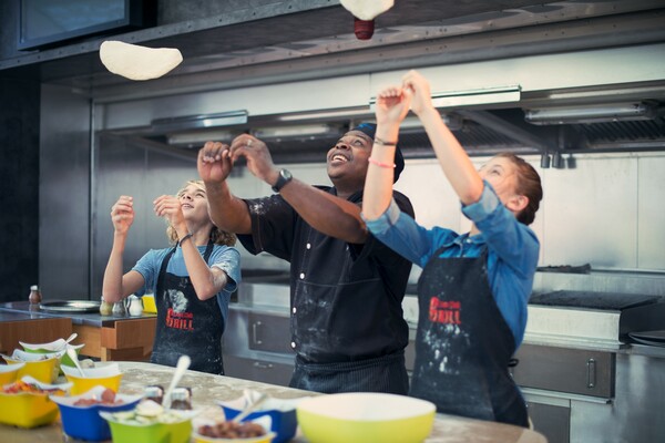 Celebrity Reflection - Lawn Club Grill 7, ©CEL.jpg